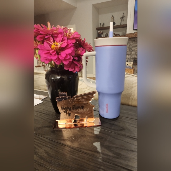 Owala - Picture 1 of 7